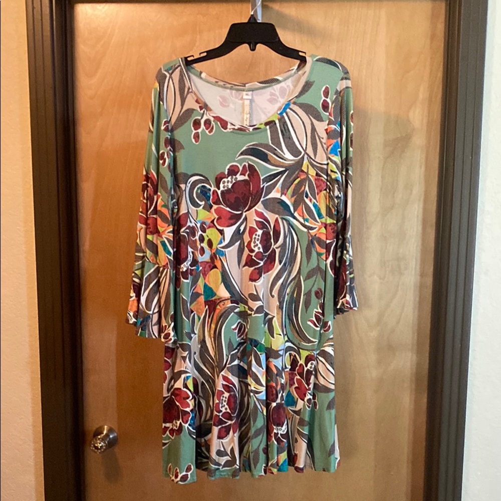 Uncle Frank Floral Green Women's Dress; Size XL